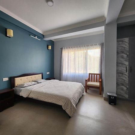שילונג Cafe Sola Bnb מראה חיצוני תמונה