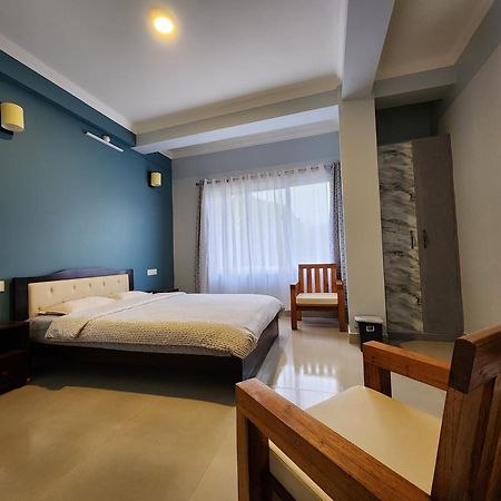 שילונג Cafe Sola Bnb מראה חיצוני תמונה
