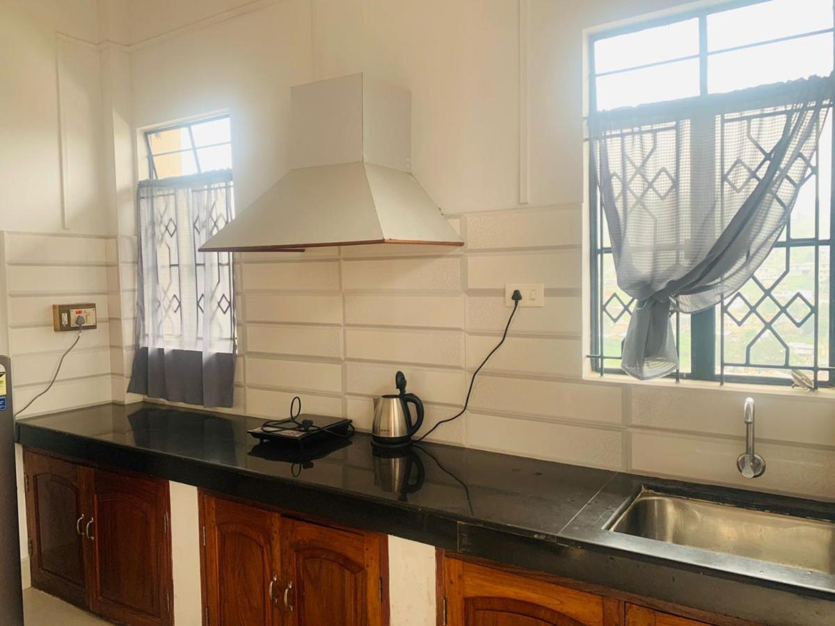 שילונג Cafe Sola Bnb מראה חיצוני תמונה
