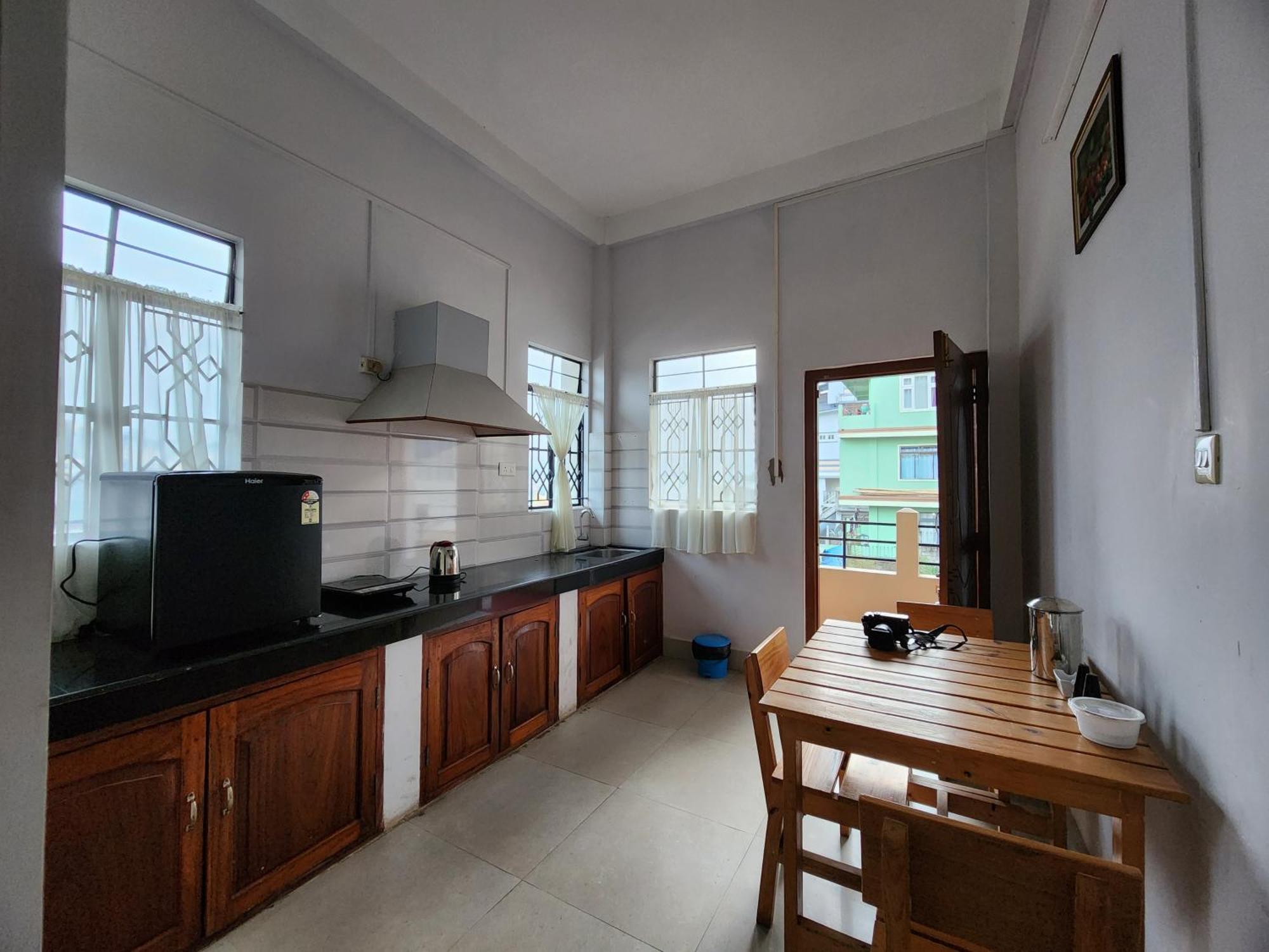 שילונג Cafe Sola Bnb מראה חיצוני תמונה
