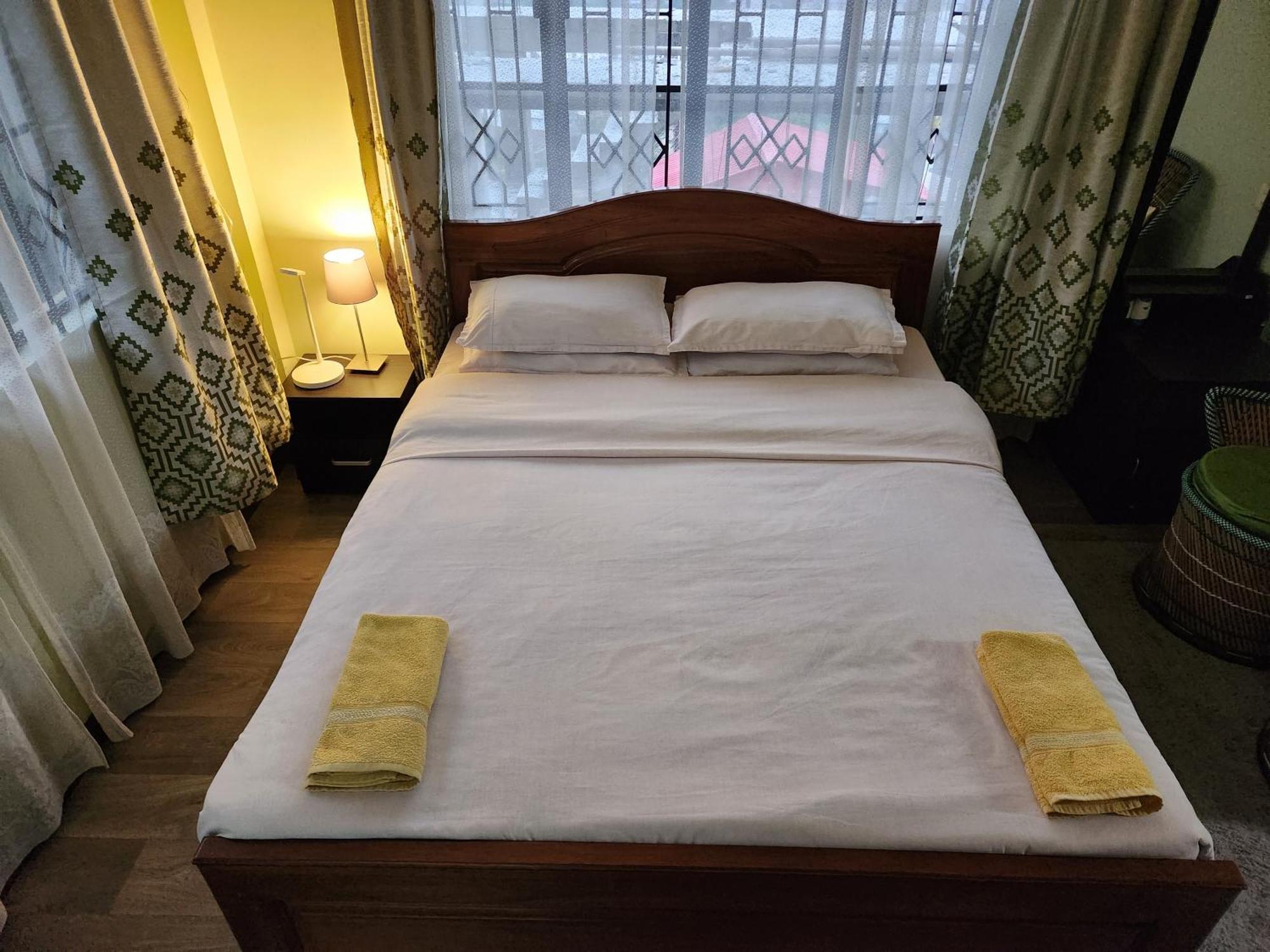 שילונג Cafe Sola Bnb מראה חיצוני תמונה