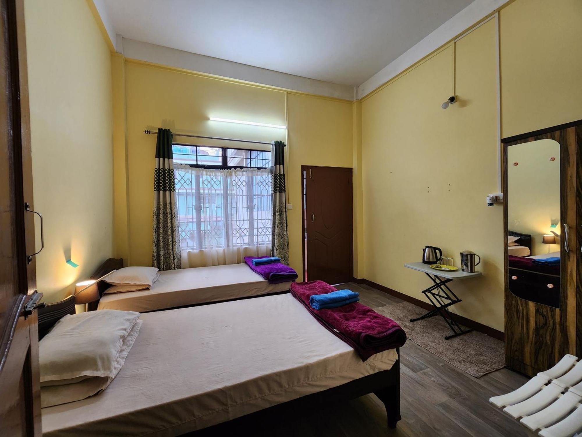 שילונג Cafe Sola Bnb מראה חיצוני תמונה