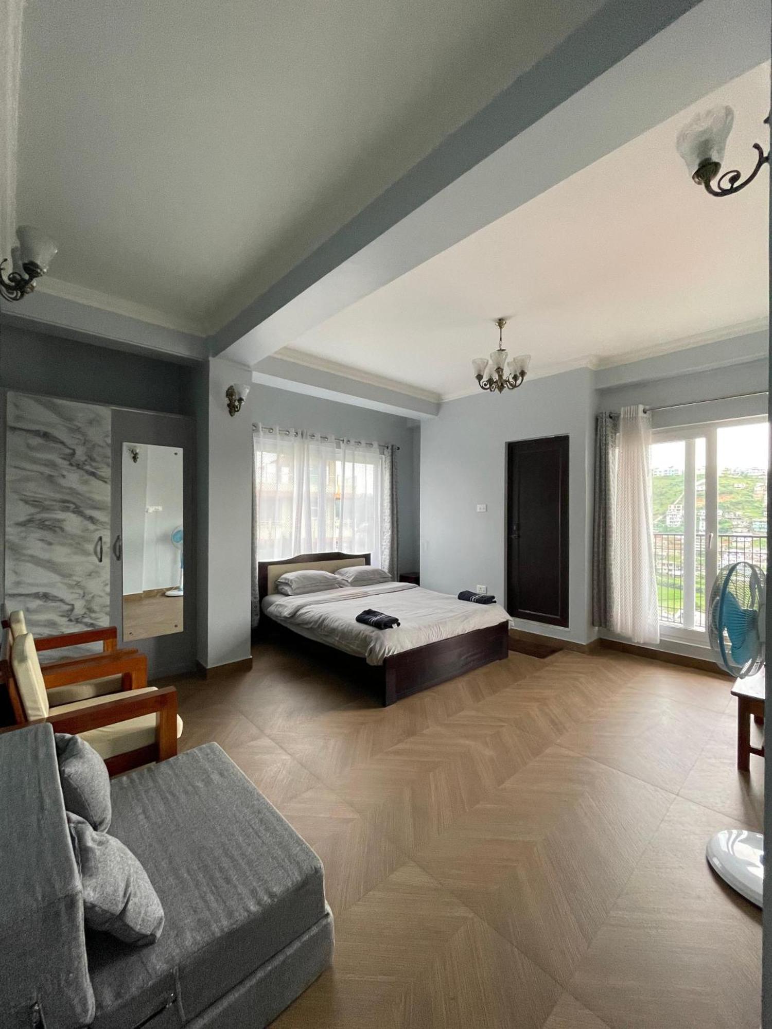 שילונג Cafe Sola Bnb מראה חיצוני תמונה