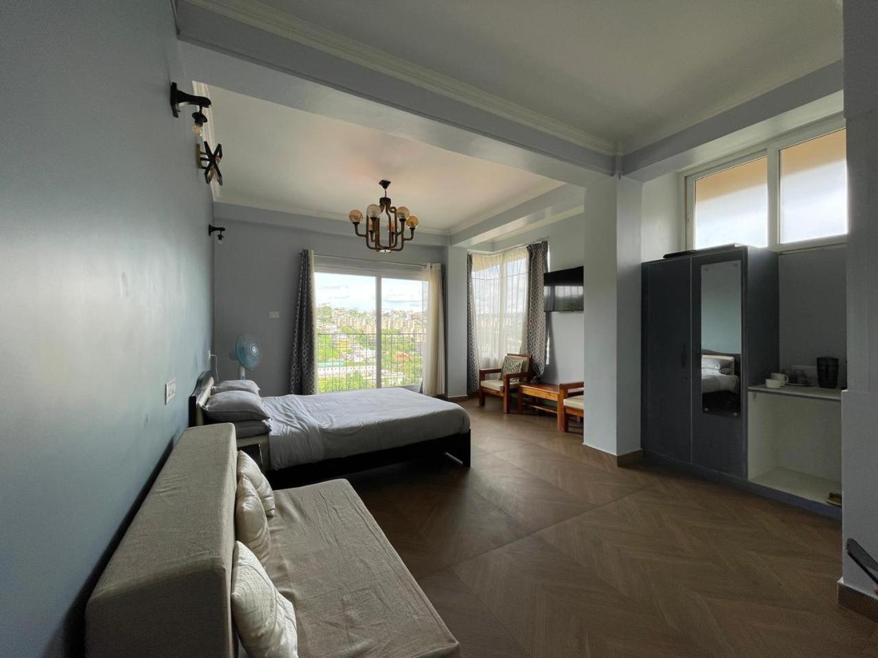 שילונג Cafe Sola Bnb מראה חיצוני תמונה