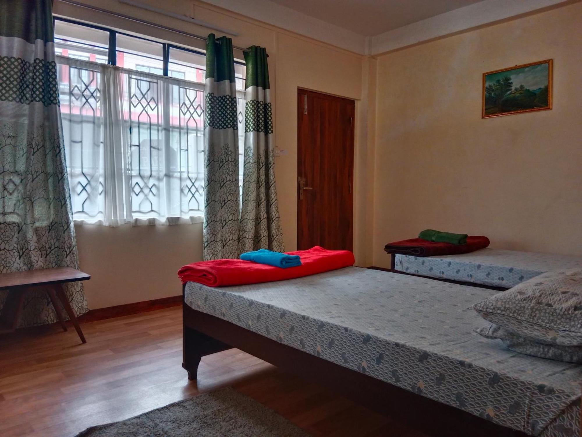 שילונג Cafe Sola Bnb מראה חיצוני תמונה