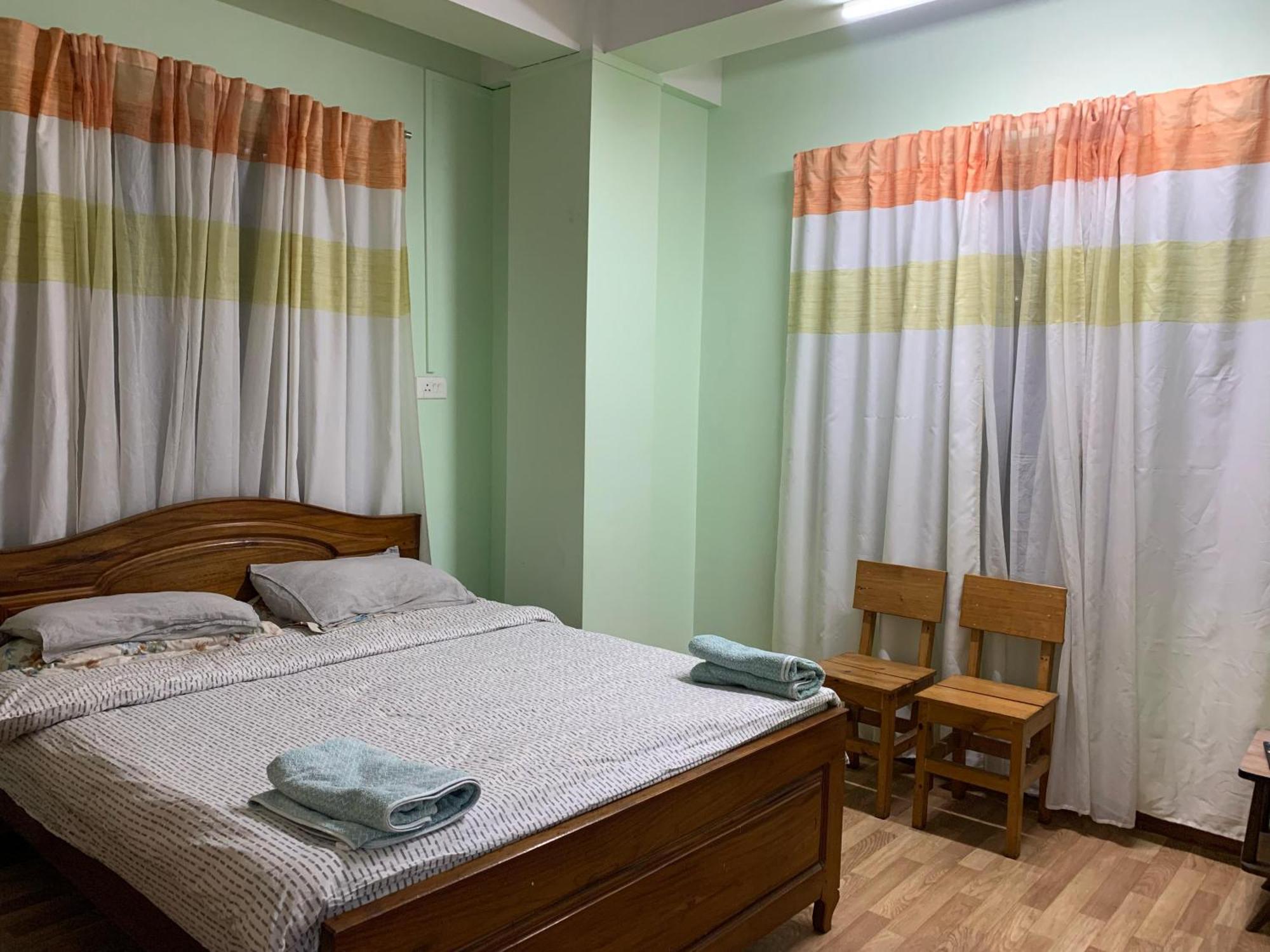 שילונג Cafe Sola Bnb חדר תמונה